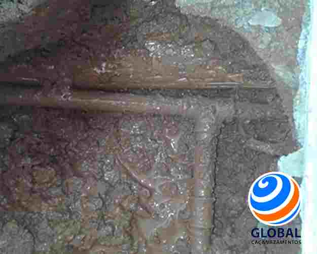 Solução de Vazamentos em Cano Oculto por Conta Irregular Sabesp